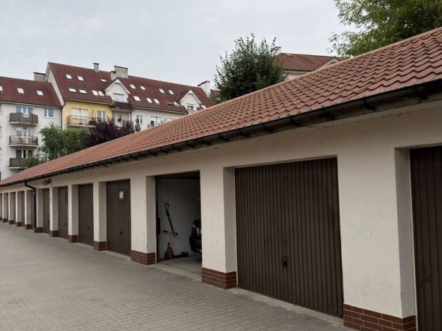 Garaż o pow 18,5 mkw Przy Placu Jana Pawła II